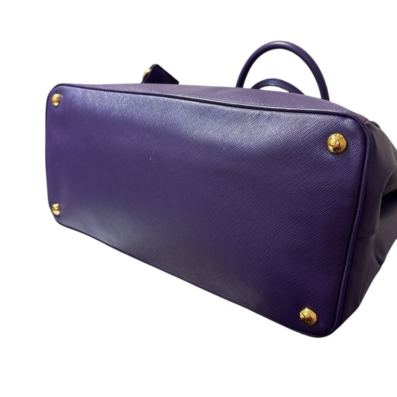 š„EUC Prada Saffiano Lux Leather Purple Tote
š„HOST PICKš„ - Picture 16 of 17